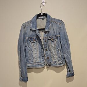 American Eagle Cropped Jean Jacket, Light Wash Distressed, Large